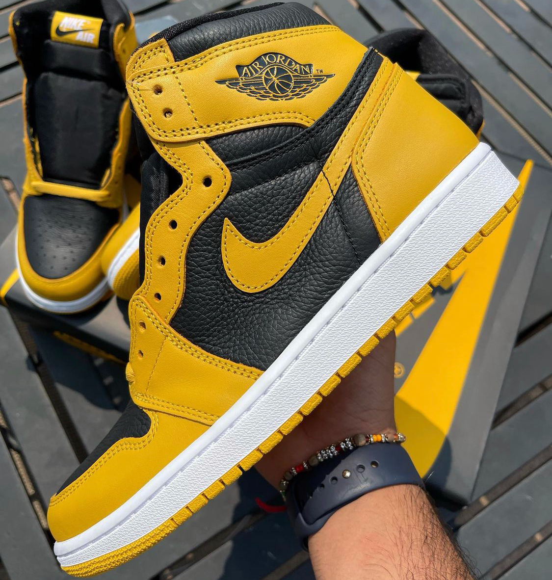 Air Jordan 1 High OG "Pollen"